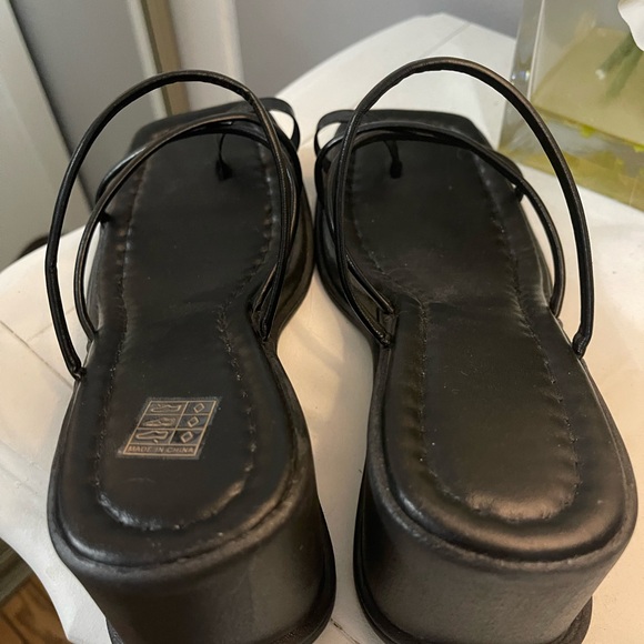 Wedge toe strap sandals - Picture 2 of 6